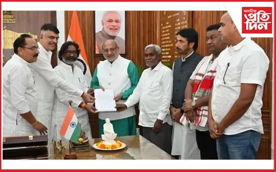 পদ এৰিলে চম্পাই ছোৰেণে: ঝাৰখণ্ডৰ বাঘজৰী ল'বলৈ সাজু হেমন্ত ছোৰেণ