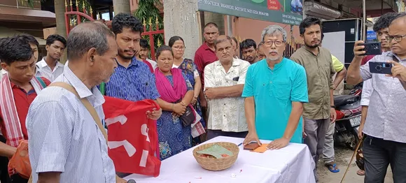 শিক্ষাবিদ তথা প্ৰবীণ বাওঁপন্থী নেতা অৱনী বৰঠাকুৰলৈ বোকাখাতত গভীৰ শ্ৰদ্ধাঞ্জলি তথা ৰক্তিম অভিবাদন