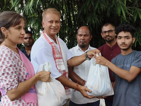 চাইনিং গ্ৰীণ আচিয়ানা ৱেলফেয়াৰ ফাউণ্ডেছনৰ উদ্যোগত বান সাহায্য...