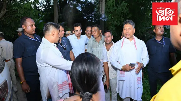 বৰাক উপত্যকাৰ মথাউৰি পৰিদৰ্শন মন্ত্ৰী পীযুষ হাজৰিকাৰ...