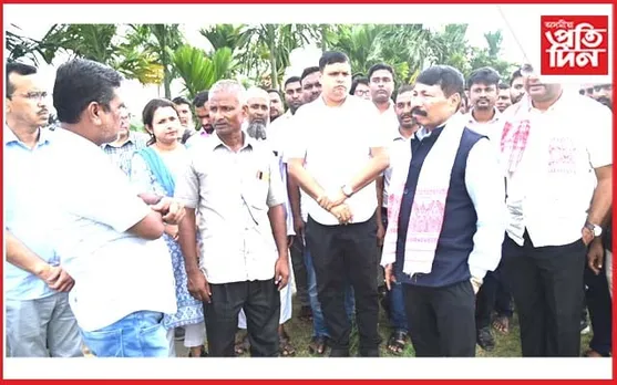 নগাঁৱত বানাক্ৰান্তৰ কাষত কৃষিমন্ত্ৰী অতুল বৰা...