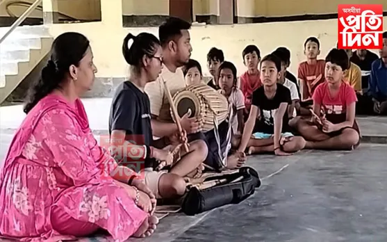 ঢকুৱাখনাত অয়ন থিয়েটাৰৰ গ্ৰীষ্মকালীন কৰ্মশালা
