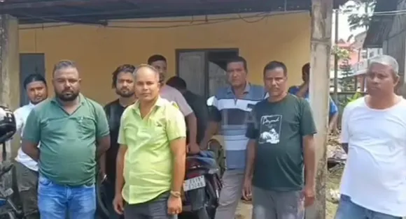 ডিবি ষ্টক কেলেংকাৰী : জমা থোৱা ধন বিচাৰি থানাত বিনিয়োগকাৰী 