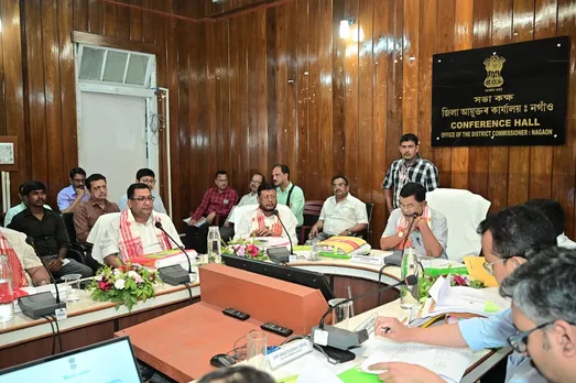 নগাঁও জিলাত অসম বিধানসভাৰ প্ৰাককলন সমিতিৰ দল