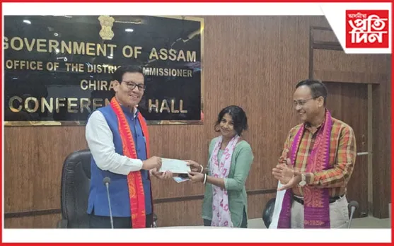 চিৰাঙৰ কাজলগাঁৱত দুৰ্গাপূজাৰ সমিতিৰ মাজত চেক বিতৰণ...