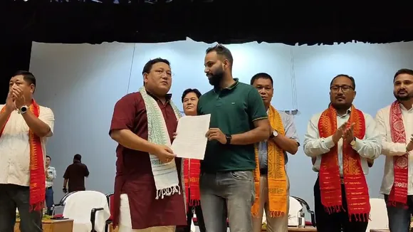 বডোফা সাংস্কৃতিক প্ৰকল্পত শিক্ষক নিয়মীয়াকৰণৰ নিযুক্তি পত্ৰ বিতৰণ