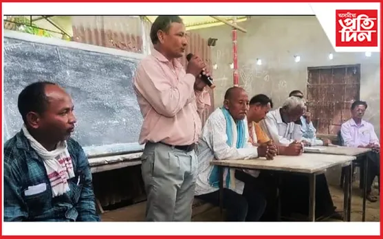 প্ৰধান শিক্ষক গোবিন বৰুৱাৰ অকমন্যতাক ৰাজহুৱা ভৎৰ্সনা, ভোমা জাৰণি উচ্চ মাধ্যমিক বিদ্যালয়ত ৰাজহুৱা সভা...

