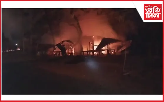 চিলাপথাৰ ডিমৌত বিধবংসী অগ্নিকাণ্ড, জাহ গ'ল ১৫ খন দোকান...