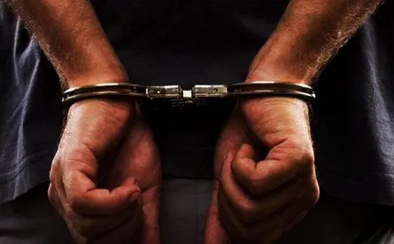 শিক্ষকৰ ধন লুটিবলৈ গৈ আৰক্ষীৰ জালত পশ্চিমবংগৰ যুৱক