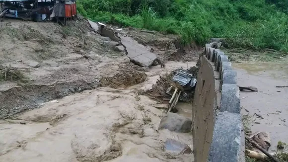 ইটানগৰৰ বানত উটি যোৱা ৩জনৰ আজিও নাই সন্ধান, উদ্ধাৰ অভিযান অব্যাহত