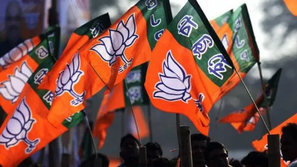 অগপ-নিৰ্দলীয়-কংগ্ৰেছ এৰি গোলাঘাটত বিজেপিলৈ ৱাৰ্ড মেম্বাৰ-কৰ্মী