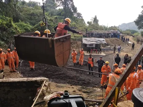 মেঘালয়ৰ কয়লাখনিত ৫দিনে আৱদ্ধ ১৩ শ্ৰমিক, আজিও অব্যাহত বিফল অভিযান