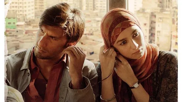 ‘গলী বয়’- সম্পূৰ্ণ হিপ-হ’প ষ্টাইলত ছবিৰ ট্ৰেইলাৰত ৰেপ গীত গালে ৰণবীৰ সিঙে, VIDEO