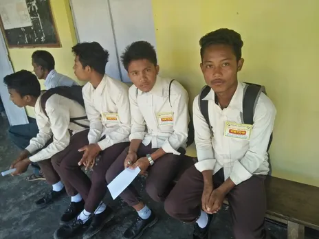 তিনিচুকীয়াৰ ফিল’বাৰীত একাংশ ভোট কেন্দ্ৰত সহায়ক হিচাপে ছাত্ৰ-ছাত্ৰীক নিয়োগ, সৃষ্টি হৈছে তীব্ৰ প্ৰতিক্ৰিয়াৰ