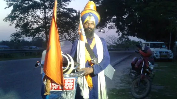 একতা আৰু ভোটাৰৰ মাজত সজাগতাৰ শ্ল’গান লৈ ধুবুৰী পালেহি পঞ্জাৱৰ ধৰ্মীয় পৰ্যটক…