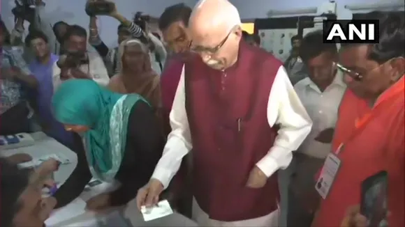 বিজেপিৰ জ্যেষ্ঠ নেতা লালকৃষ্ণ আদৱানীৰ ভোটাধিকাৰ সাব্যস্ত