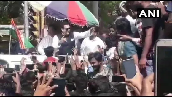 আজমেৰৰ ৰাজপথত অভিনেতা গোবিন্দাৰ নিৰ্বাচনী প্ৰচাৰ…