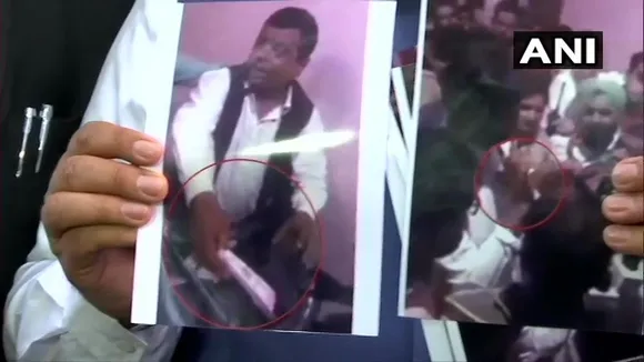 নিৰ্বাচনী সভাত অংশ ল’বলৈ ঘৰে ঘৰে গৈ ধন বিতৰণ কংগ্ৰেছ প্ৰাৰ্থীৰ, নিৰ্বাচন আয়োগত অভিযোগ দাখিল এনডিএ মিত্ৰদলৰ