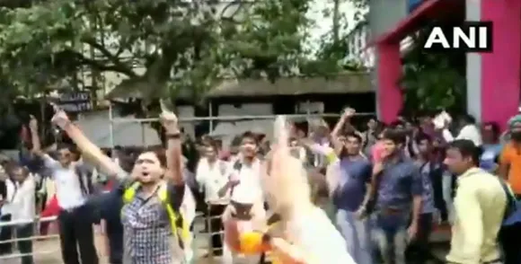 মুম্বাই নৰ্থত বিজেপি-কংগ্ৰেছ প্ৰাৰ্থীৰ মাজত হতাহতি, VIDEO