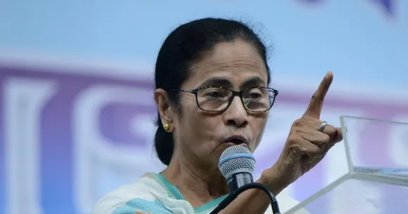 এইবাৰেই প্ৰথম! নিৰ্ধাৰিত সময়ৰ পূৰ্বেই সামৰিব লাগিব নিৰ্বাচনী প্ৰচাৰ, ক্ষুব্ধ মমতা…