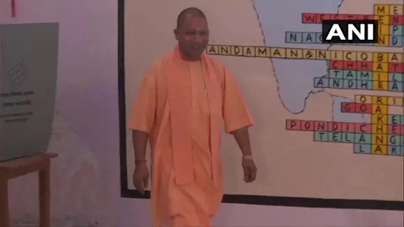 পুৱাই ভোটদান কৰিলে উত্তৰ প্ৰদেশৰ মুখ্যমন্ত্ৰী যোগী আদিত্যনাথে