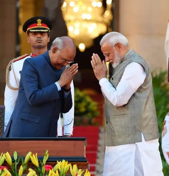 দেশৰ সেৱা কৰিবলৈ পাই গৌৰৱান্বিতঃ শপতগ্ৰহণৰ পাছত মোডী প্ৰথমটো টুইট…