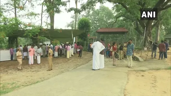 ৰাহুল গান্ধীয়ে প্ৰতিদ্বন্দ্বিতা কৰা কেৰালাৰ ৱাইনাড সমষ্টিৰ ভোটগণনা কেন্দ্ৰত কটকটীয়া নিৰাপত্তা ব্যৱস্থা…