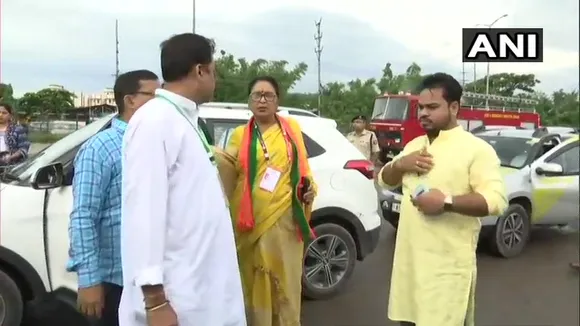 পুৱাই গুৱাহাটীৰ ভোটগণনা কেন্দ্ৰত উপস্থিত কুইন ওজা…