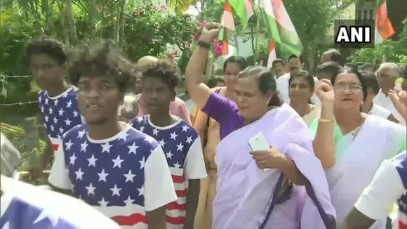 ৱাইনাডত ৰাহুল গান্ধীৰ সমৰ্থকৰ মাজত আনন্দ-উল্লাস…