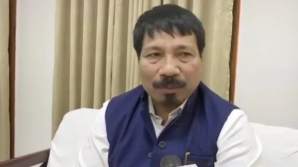 স্বৰূপ উদঙাই অতুল বৰাই ক’লে, ”৫১-৭১ৰ বাংলাদেশীৰ বোজা আমি ল’লো, আৰু কেইলাখমানৰ বোজা লোৱাত আপত্তি ক’ত’