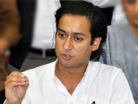 কংগ্ৰেছ নেতা দিগ্বিজয় সিঙৰ মন্ত্ৰী পুত্ৰৰ বিৰুদ্ধে নিৰ্বাচনী আচৰণ বিধি উলংঘনৰ অভিযোগ