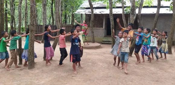 দেওবাৰে বাদুংদ্যুপ্পা কলা কেন্দ্ৰৰ বাকৰিত ৭০টা শিশুৱে মঞ্চস্থ কৰিব ৩ খন নাট…