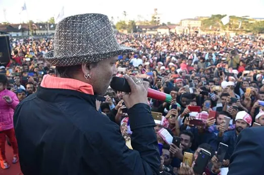 গণবিৰোধী কোনো চৰকাৰকে খাতিৰ নকৰোঃ নলবাৰীত খিলঞ্জীয়াৰ গণ হুংকাৰত জুবিন গাৰ্গ