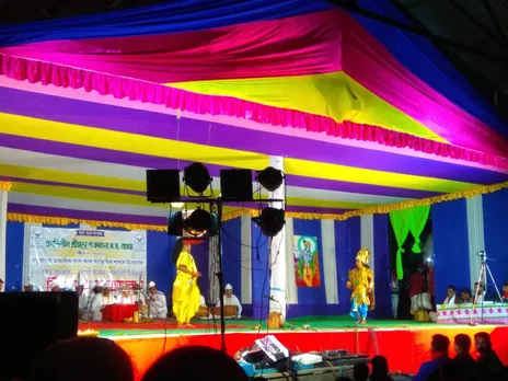 ঢকুৱাখনাৰ “শংকৰ মাধৱ ক্ষেত্ৰ”ৰ শিশু ভাওনা সমাৰোহ চাবলৈ দূৰ দূৰণিৰ দৰ্শকৰ আগমন…