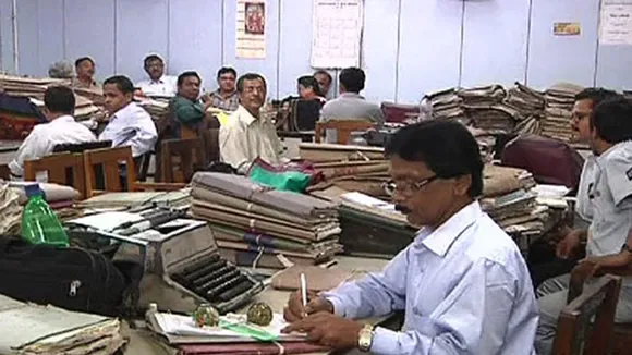 চৰকাৰী কৰ্মচাৰীলৈ ভাল খবৰঃ একেলগে লাভ কৰিব ৪ দিন ছুটি...
