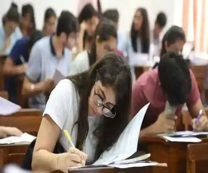 তৃতীয়-চতুৰ্থ বৰ্গৰ চাকৰিৰ বাবে ইন্টাৰনেট সেৱা বাতিলৰ সিদ্ধান্তক লৈ তীব্ৰ প্ৰতিক্ৰিয়া