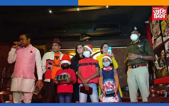 NEIFT ৰ সহযোগত অনাথ শিশুৰ উপস্থিতিৰে মহানগৰীৰ XS বাৰত  খ্ৰীষ্টমাছ ইভ উদযাপন…