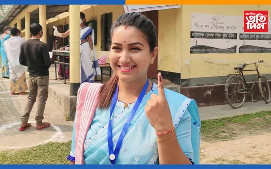 কপাহেৰা উচ্চতৰ মাধ্যমিক বিদ্যালয় ভোটগ্ৰহণ কেন্দ্ৰত আঙুৰলতা ডেকাৰ ভোটদান…