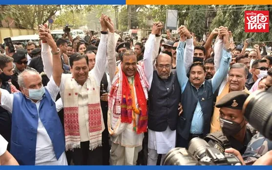 হাজাৰ হাজাৰ জনতাৰে ভৰি পৰিল মহানগৰীৰ ৰাজপথ…