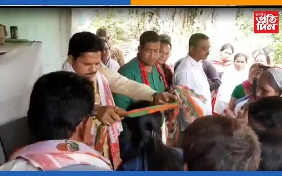 নাৰায়ণপুৰত ঘৰে ঘৰে গৈ নিৰ্বাচনী প্ৰচাৰ ভূপেন কুমাৰ বৰাৰ…