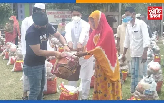 স্বেচ্ছাসেৱী সংগঠনৰ উদ্যোগত মোৰাঝাৰত দৰিদ্ৰ লোকৰ মাজত খাদ্য সামগ্ৰী বিতৰণ…