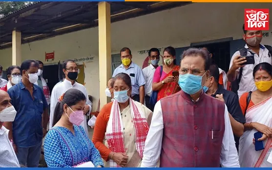 বকোৰ কোভিড কেয়াৰ চেন্তাৰত মন্ত্ৰী চন্দ্ৰমোহন পাটোৱাৰী, সাংসদ কুইন ওজা…