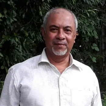 সংকটজনক অৱস্থাত  চিকিৎসালয়ত ভৰ্তি গায়ক অপূৰ্ব বেজবৰুৱা