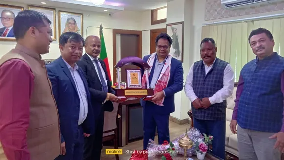 বাংলাদেশৰ সহকাৰী উচ্চায়ুক্ত ড° ছাহ মহম্মদ তনভীৰ মনচুৰক সাক্ষাৎ এ পি এল কতৃপক্ষৰ…