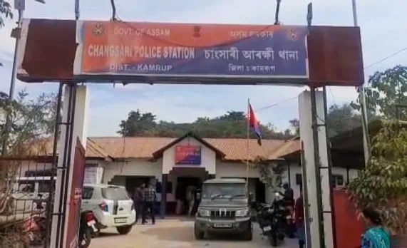 উৰণীয়া সেঁতু নিৰ্মাণত ব্যৱহাৰ হোৱা বৃহৎ পৰিমাণৰ সামগ্ৰী উদ্ধাৰ ,আটক এজন