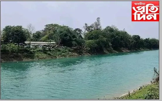 দিখৌ নদীৰ পানীৰ বৰণ সলনি হোৱাক লৈ চাঞ্চল্য…