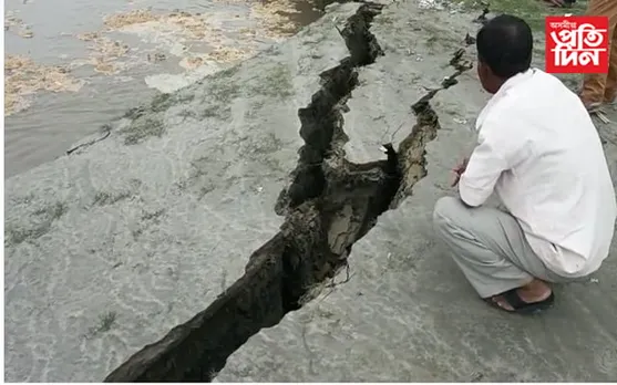 ফেনে ফুটুকাৰে বাঢ়িছে ব্ৰহ্মপুত্ৰ, ভাবুকি কঢ়িয়াইছে কলিয়াবৰৰ শিলঘাটলৈ…