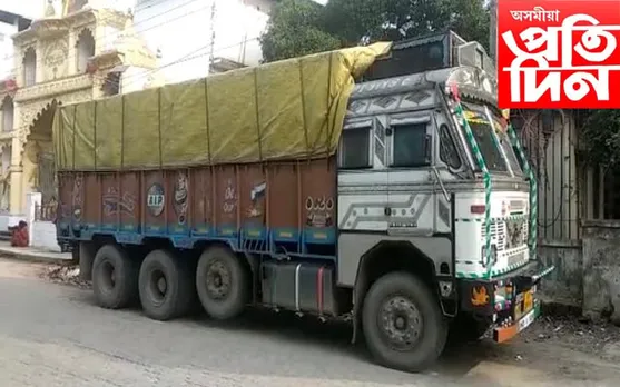 ট্ৰাকৰ খুন্দাত থিতাতে প্ৰাণ গ’ল ৩ বছৰীয়া শিশুৰ…