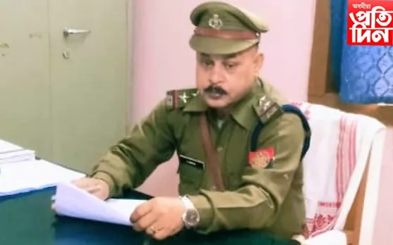ঢকুৱাখনা সদৰ থানাৰ উপ পৰিদর্শক দীনেশ মেধিলৈ “এনাজৰী বঁটা”