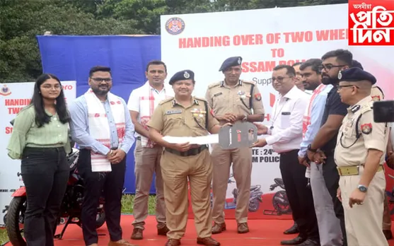 হিৰ’ মট’কৰ্প লিমিটেডৰ অসম আৰক্ষীলৈ উপহাৰ,আৰক্ষী সঞ্চালক প্ৰধানে বিতৰণ কৰিলে ৩২৫ খন মটৰ চাইকেল